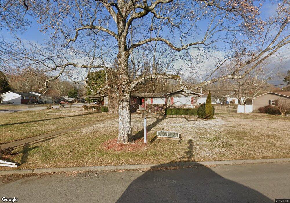 1426 Cloverdale Cir, Hixson, TN 37343 - photo 1