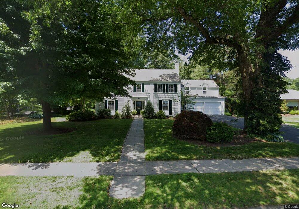 27 Pilgrim Rd, West Hartford, CT 06117 - photo 1