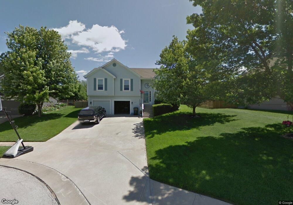 5707 Meadowlark Dr, Shawnee, KS 66226 - photo 1