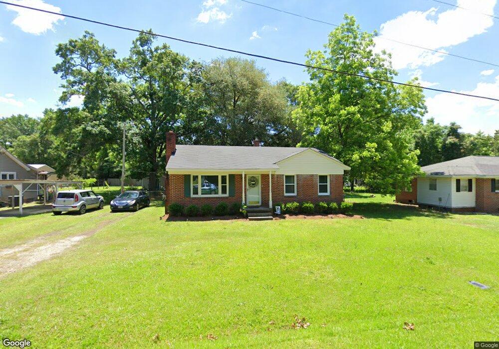 1010 Windsor Dr, Camden, SC 29020 - photo 1