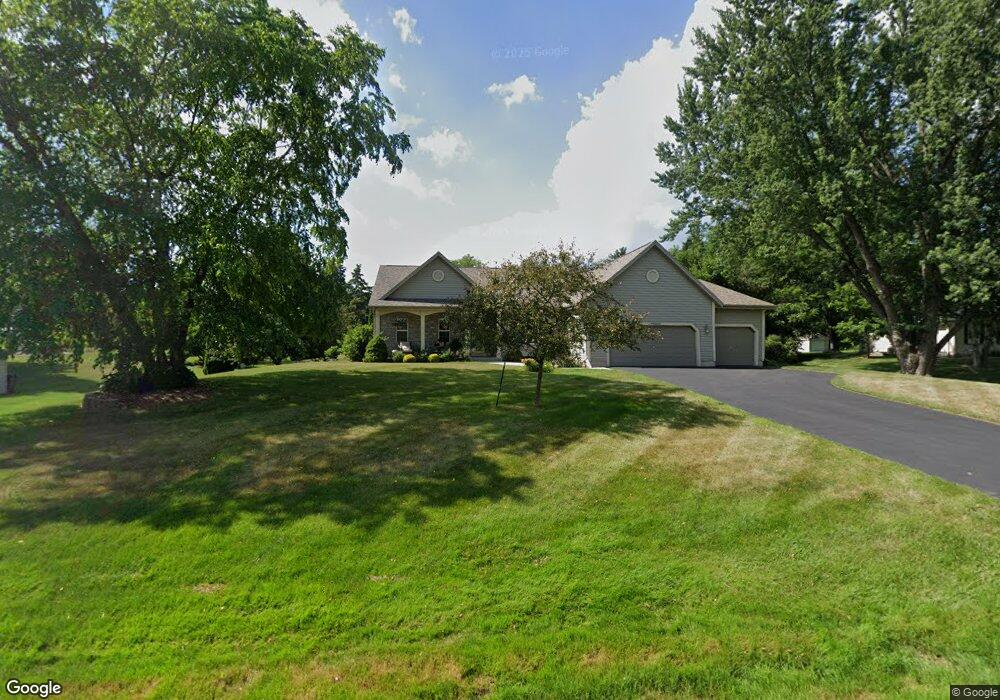 N58W26648 Mountain Shadows Dr, Sussex, WI 53089 - photo 1