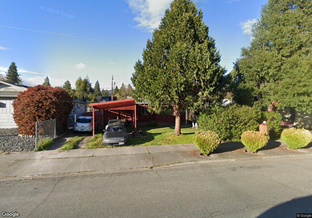 528 NW E St, Grants Pass, OR 97526 - photo 1