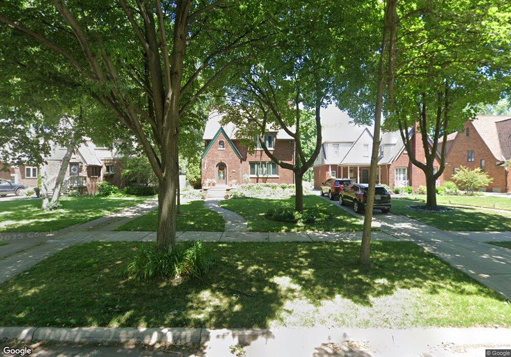 670 Washington Rd, Grosse Pointe, MI 48230 - photo 1