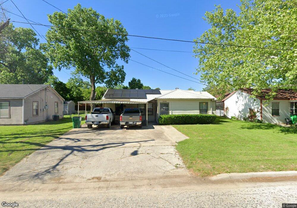 1509 Anthony St, Gainesville, TX 76240 - photo 1