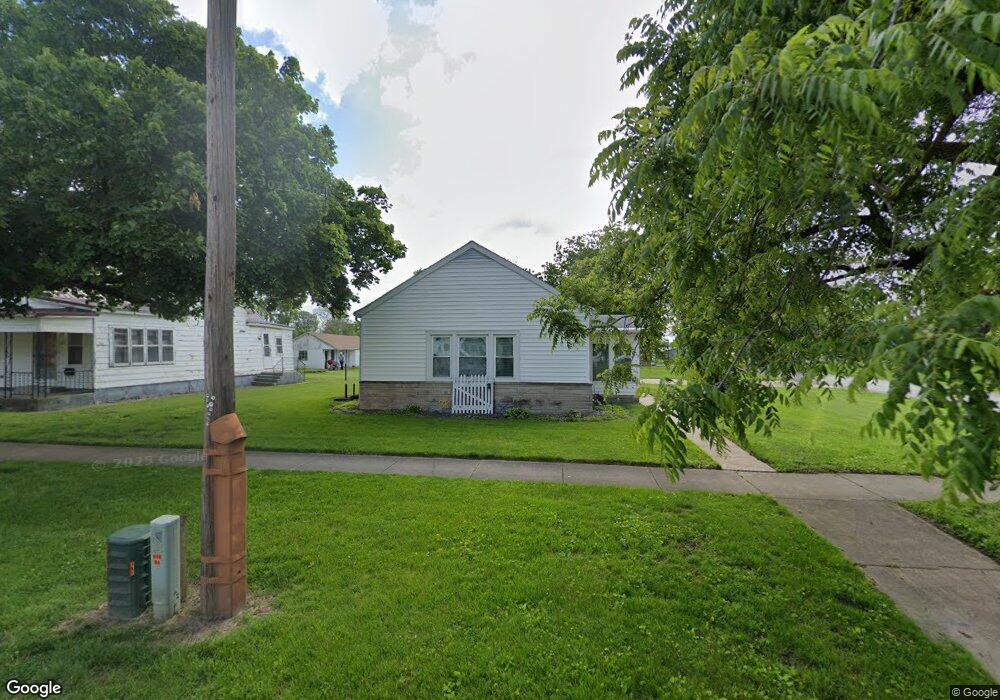 200 N 6th St, Mattoon, IL 61938 - photo 1