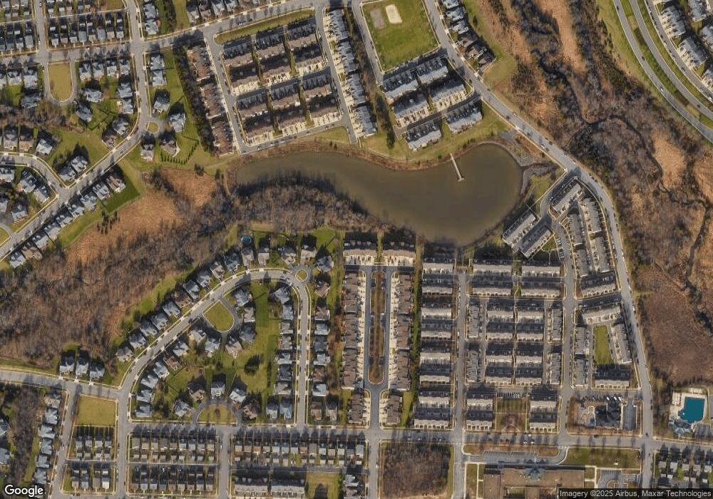 25302 Mcintyre Square, Chantilly, VA 20152 - photo 1