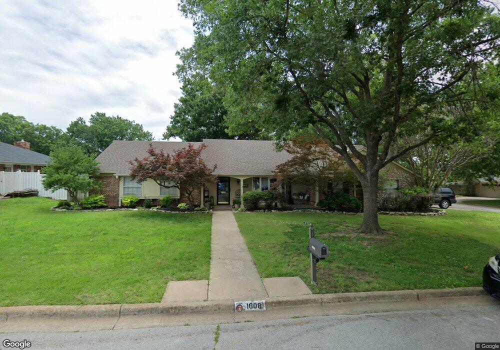 1608 Sunny Ln, Ardmore, OK 73401 - photo 1