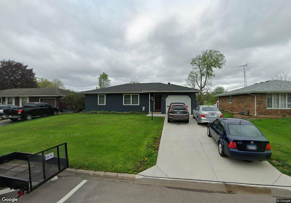 940 N Elmwood Dr, Aurora, IL 60506 - photo 1