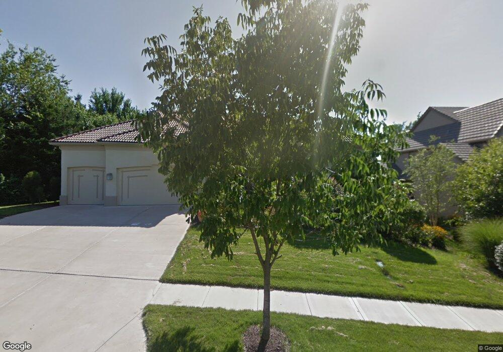 9708 Pickering St, Shawnee, KS 66227 - photo 1