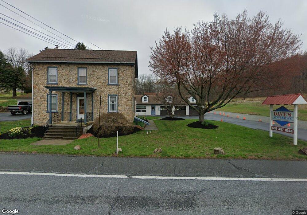 925 W Philadelphia Ave, Boyertown, PA 19512 - photo 1