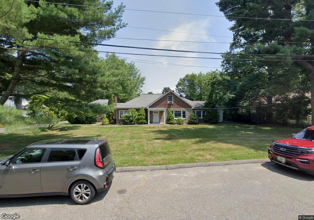 75 Sanford Ln, Stamford, CT 06905 - photo 1