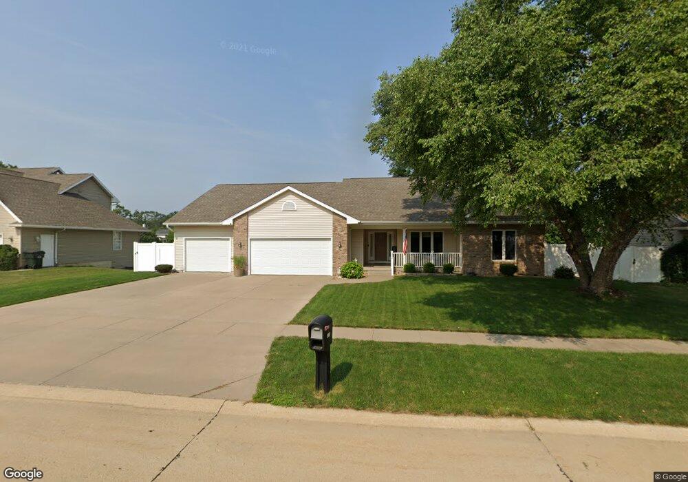 4013 Forest View Ct NE, Cedar Rapids, IA 52411 - photo 1