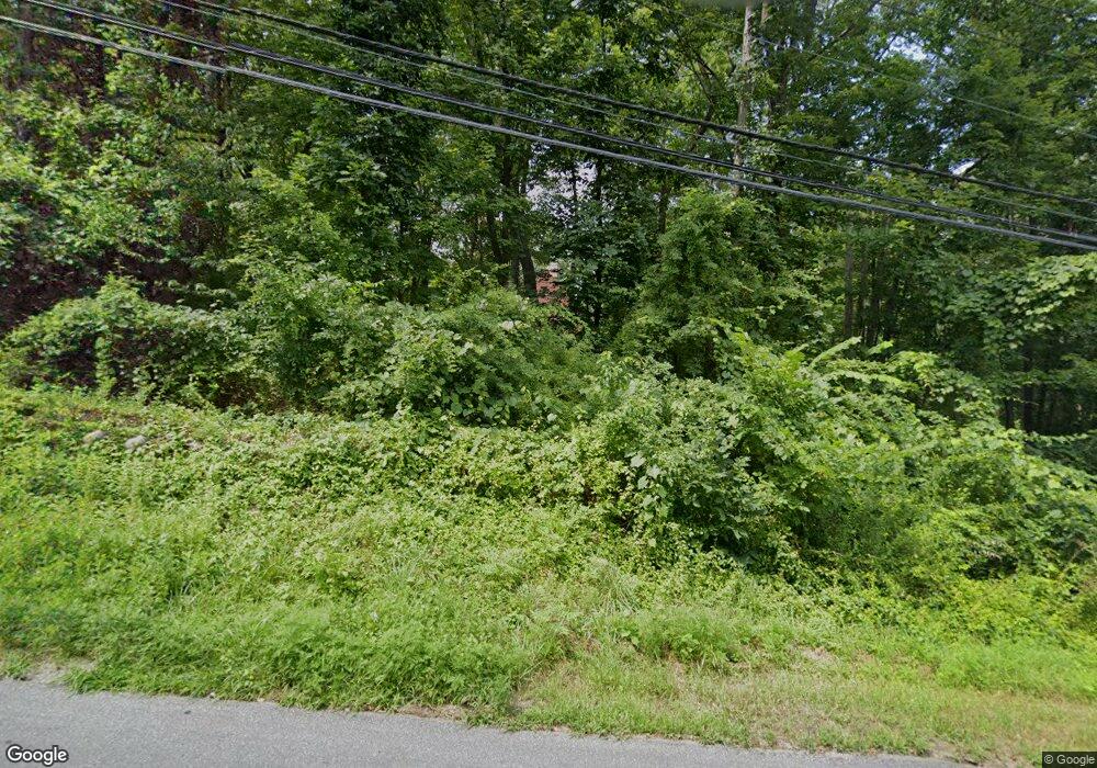 93 Cross Hwy, Redding, CT 06896 - photo 1