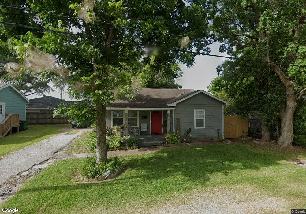 1219 Betsy Ross St, Alvin, TX 77511 - photo 1