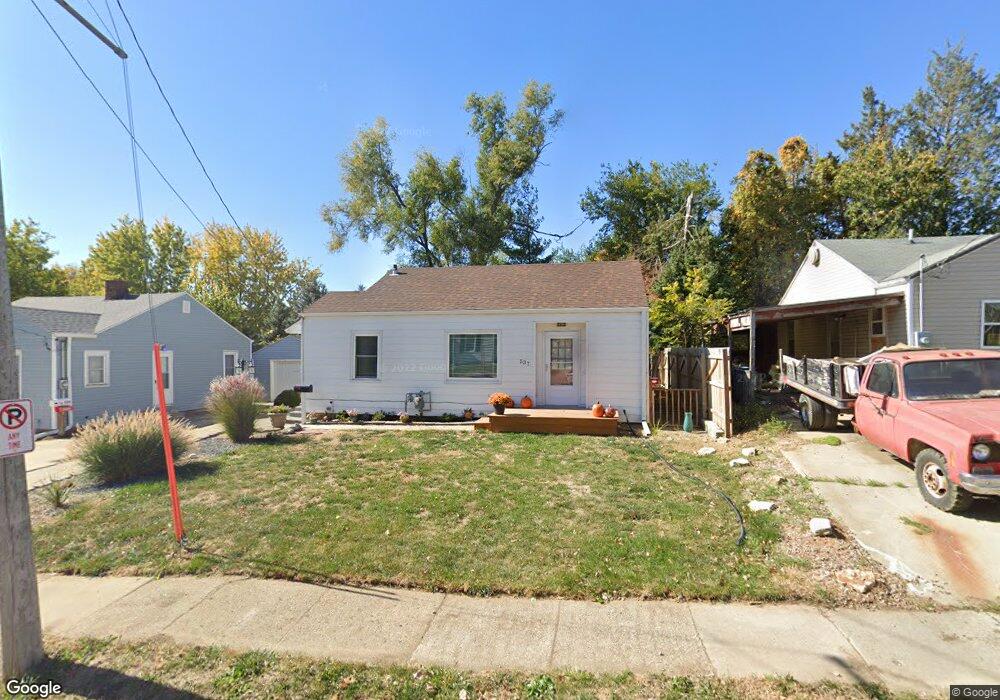 537 W 10th St N, Newton, IA 50208 - photo 1