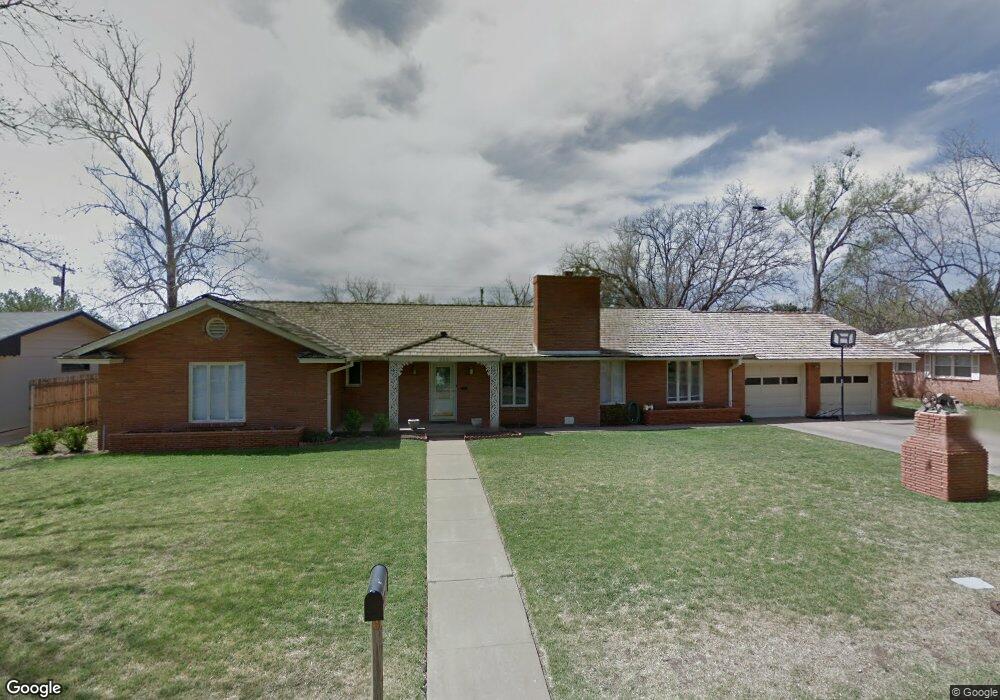 2301 W 12th St, Plainview, TX 79072 - photo 1