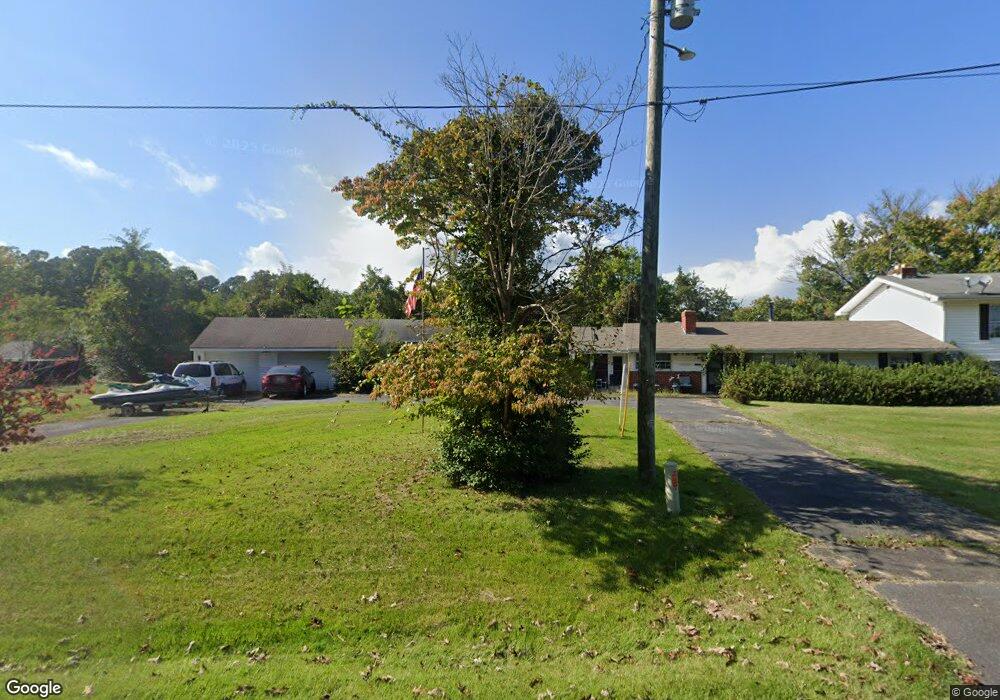 862 Shore Dr, Colonial Beach, VA 22443 - photo 1