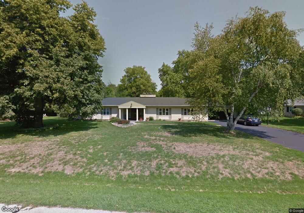 13270 Lee Ct, Elm Grove, WI 53122 - photo 1