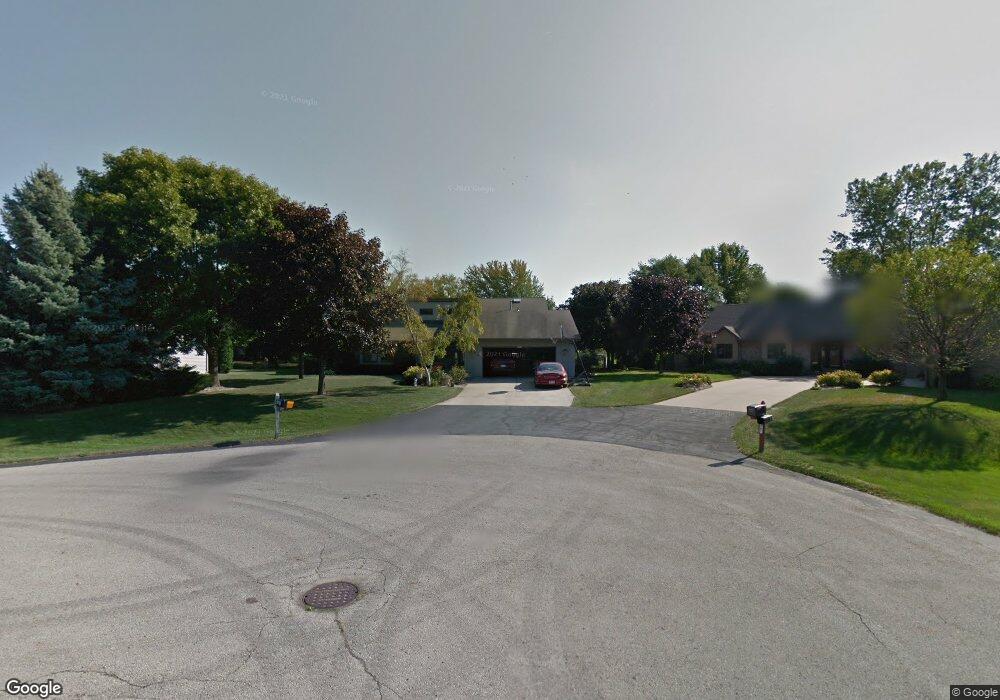 W2863 Maplewood Ct, Appleton, WI 54915 - photo 1