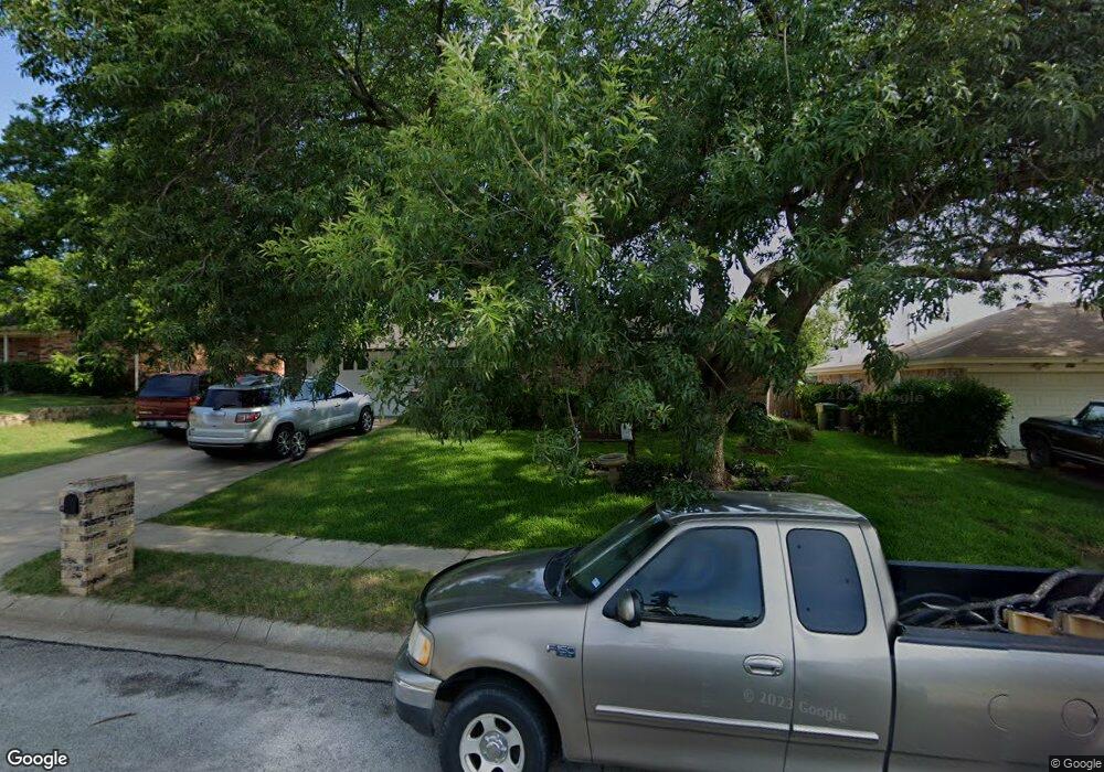 1629 Vicksburg Dr, Bedford, TX 76022 - photo 1