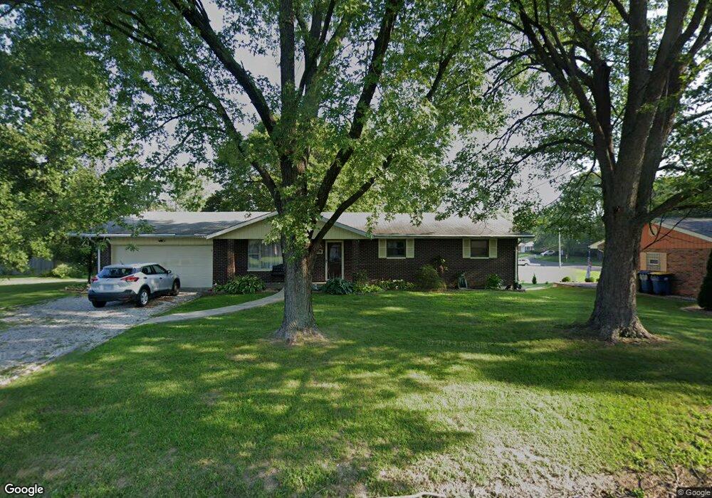 302 Bauer Ln, Maryville, IL 62062 - photo 1