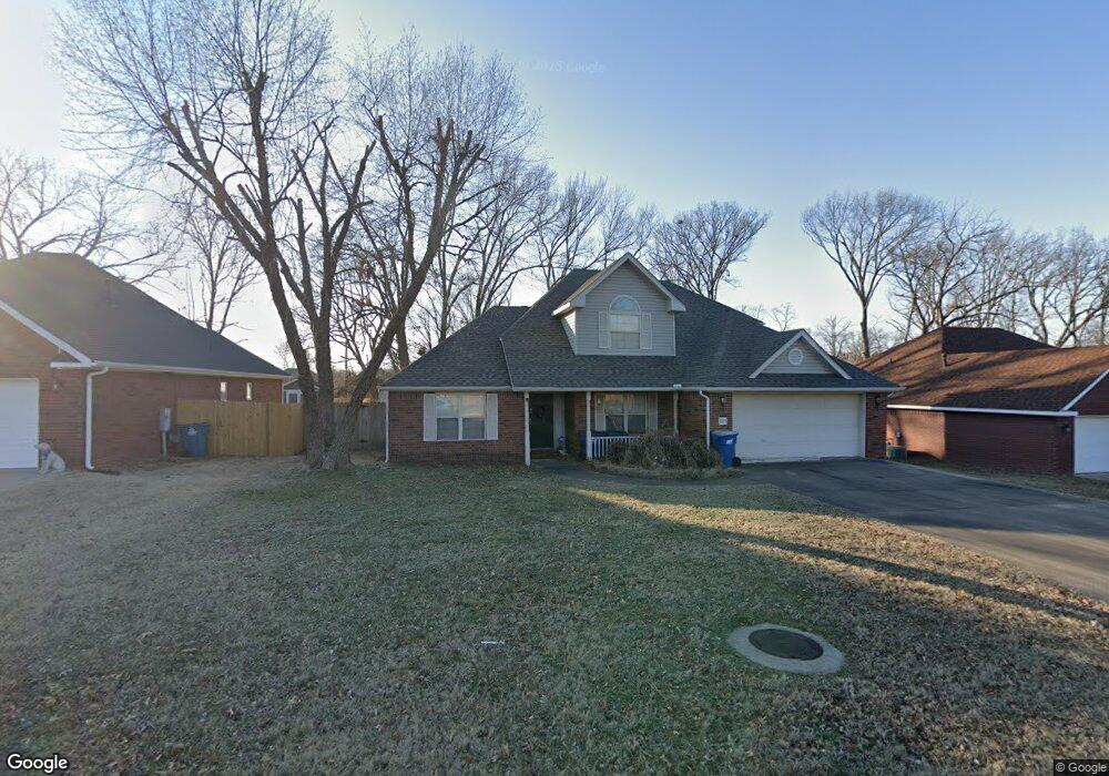 501 Coachlight Dr, Bentonville, AR 72712 - photo 1