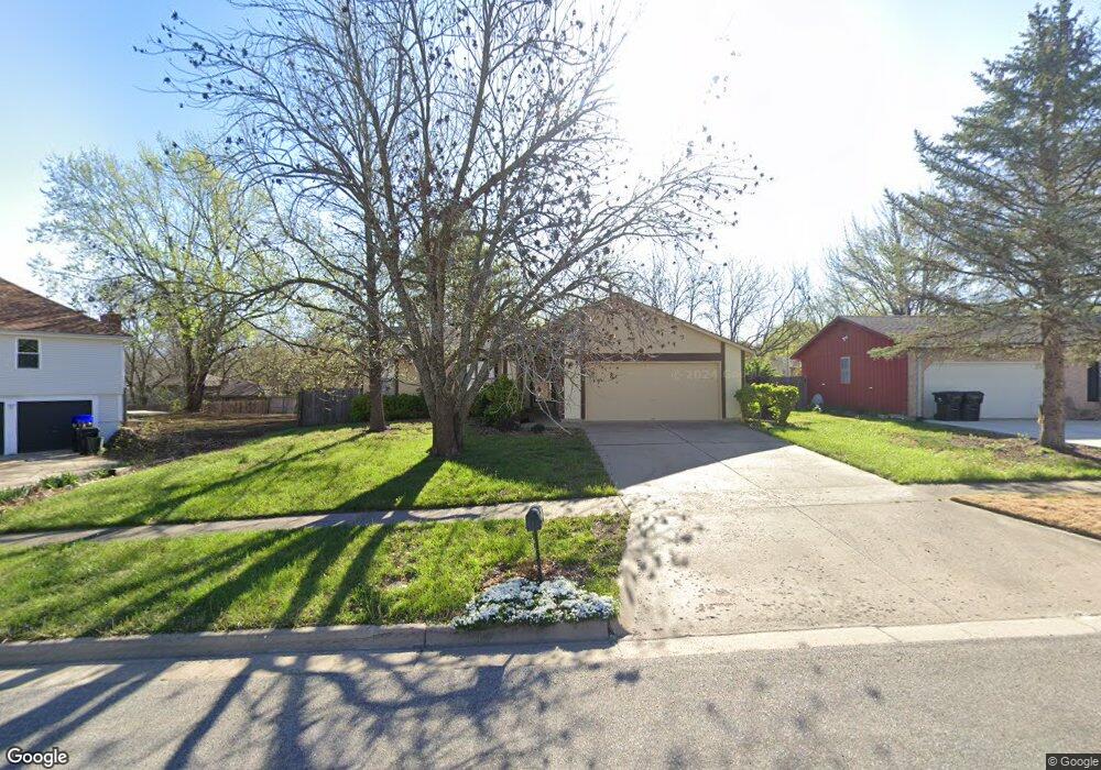 3120 SW Kent St, Topeka, KS 66614 - photo 1