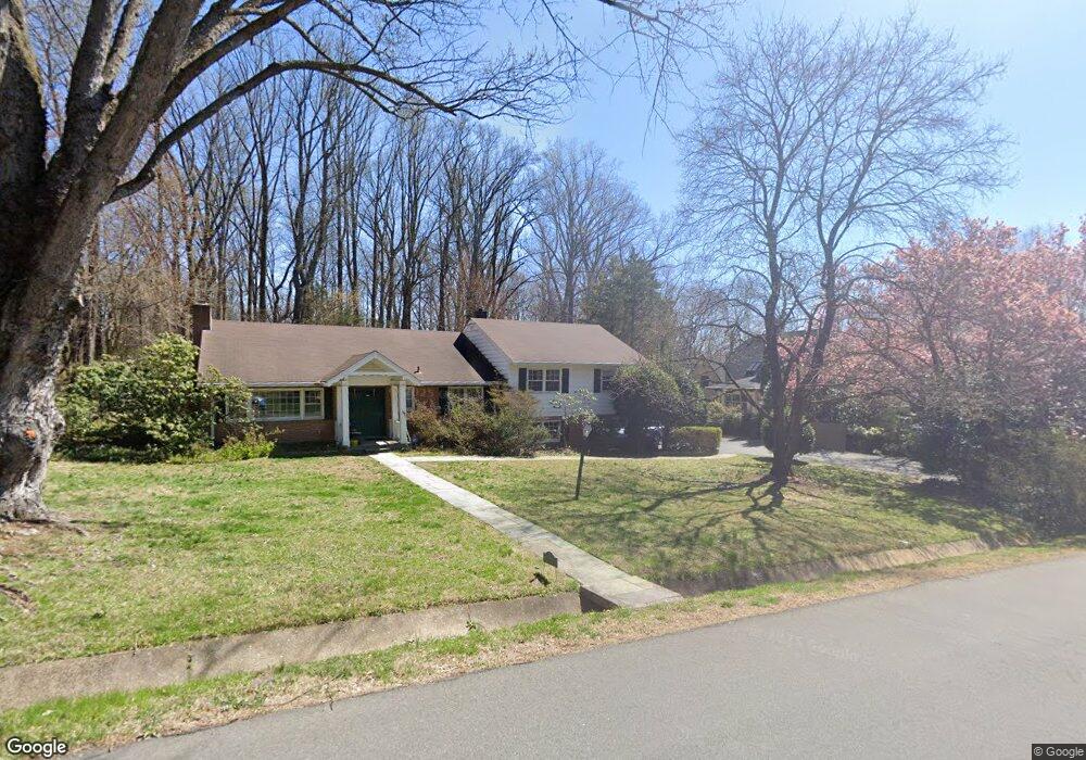 1323 Pine Tree Rd, McLean, VA 22101 - photo 1