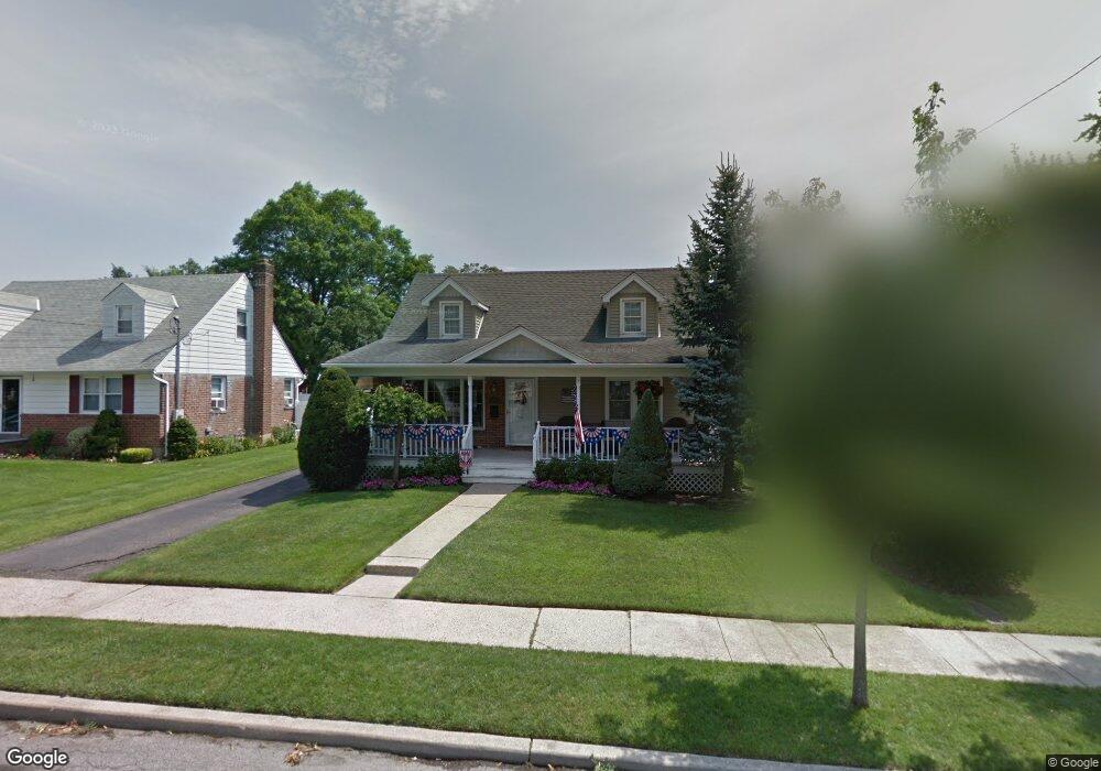 184 Beebe Rd, Mineola, NY 11501 - photo 1