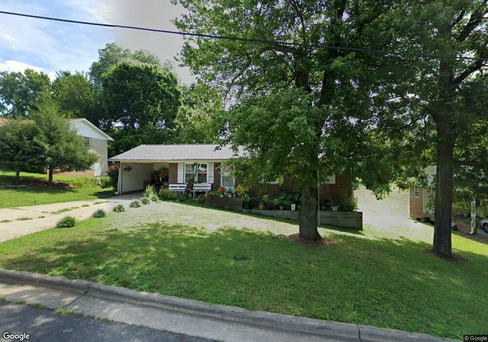 519 Staples St, Reidsville, NC 27320 - photo 1