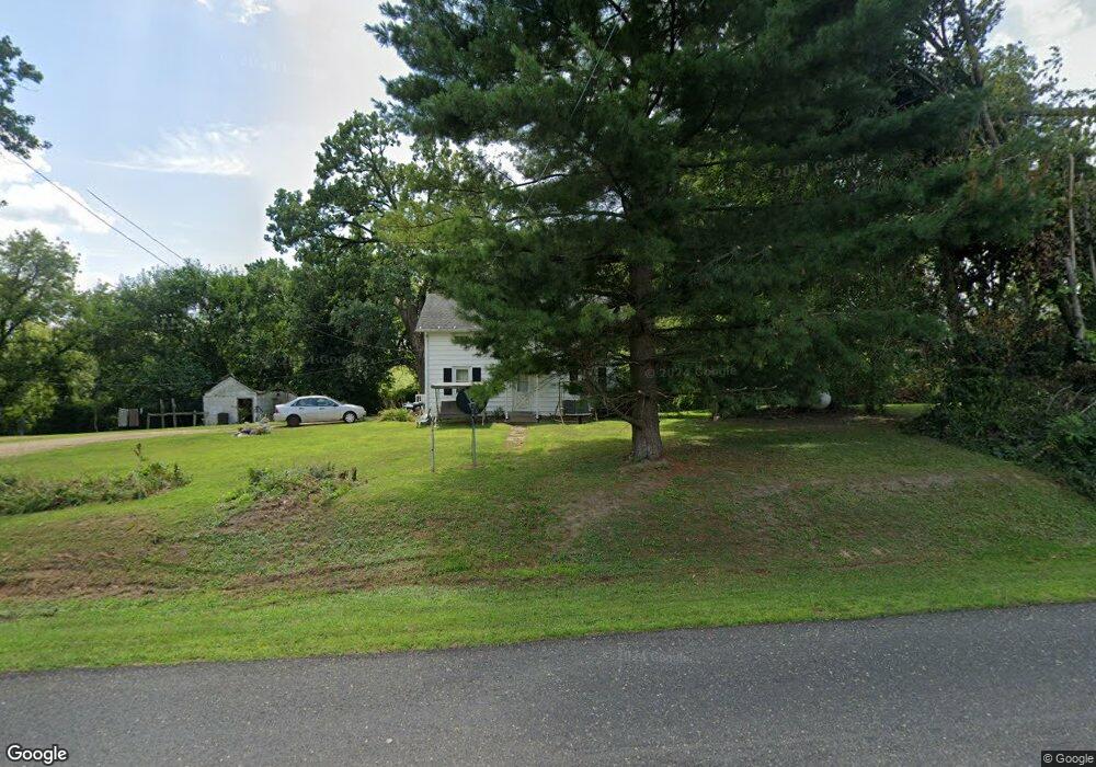 2843 W Red Oak Rd, Freeport, IL 61032 - photo 1