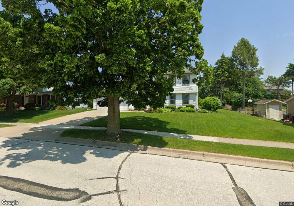 1915 Harvest Ln, Waukesha, WI 53186 - photo 1