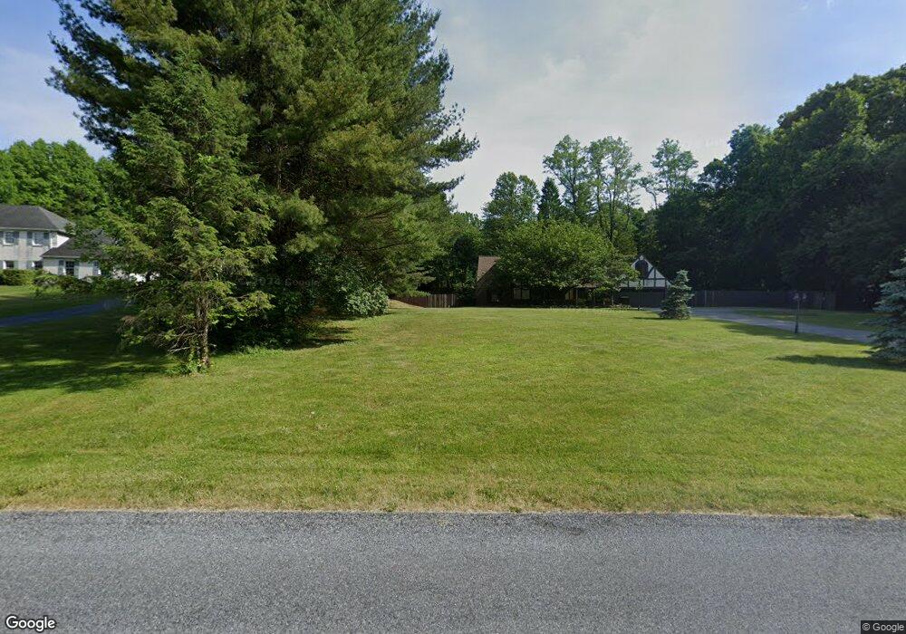 5172 S Mountain Dr, Emmaus, PA 18049 - photo 1