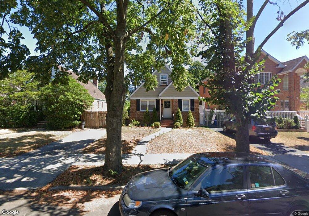 7923 256th St, Glen Oaks, NY 11004 - photo 1