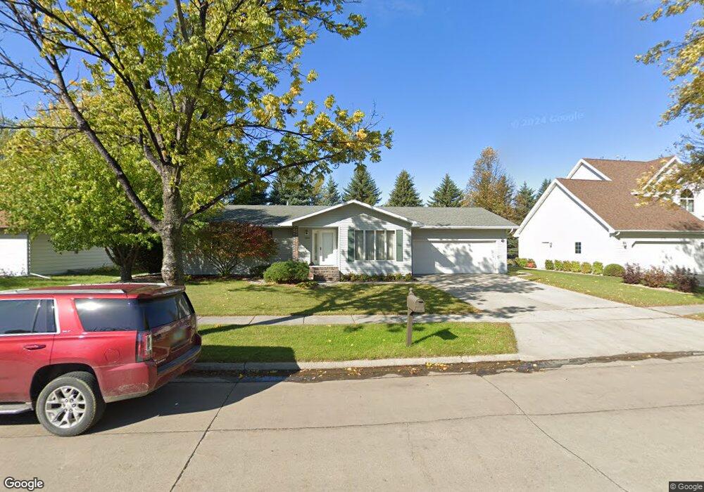 1204 S 23rd St, Grand Forks, ND 58201 - photo 1