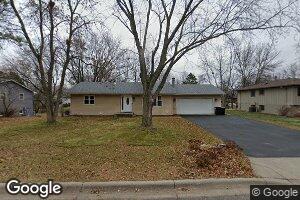 5132 Red Oak Dr, New Brighton, MN 55112