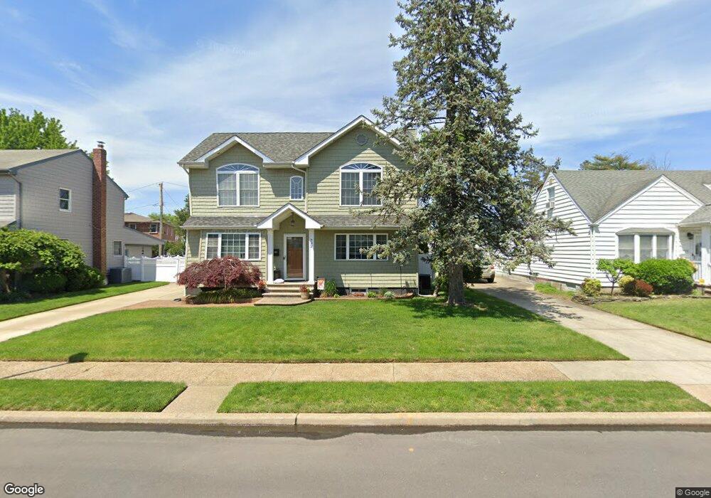 792 Caryl St, Franklin Square, NY 11010 - photo 1