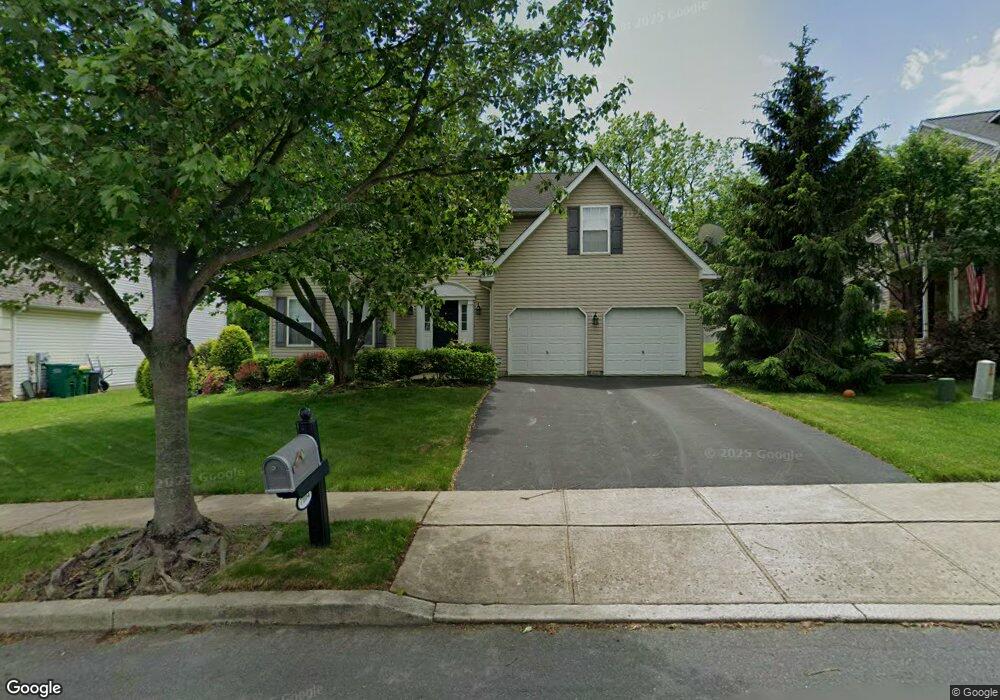 7104 Hearth Ln, Macungie, PA 18062 - photo 1