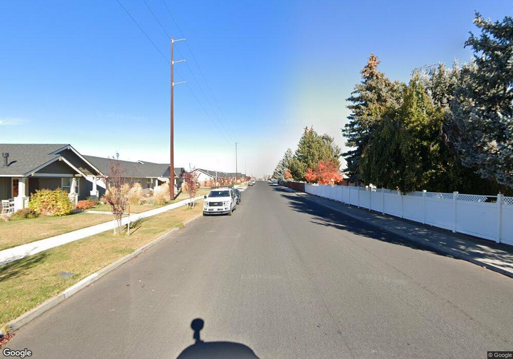 12 NE 5th St, Redmond, OR 97756 - photo 1