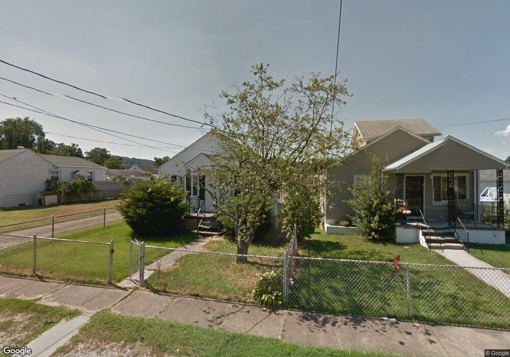 527 20th St, Dunbar, WV 25064 - photo 1