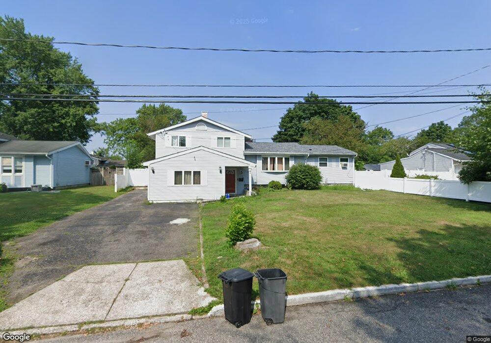 3114 Newport Ave, Medford, NY 11763 - photo 1