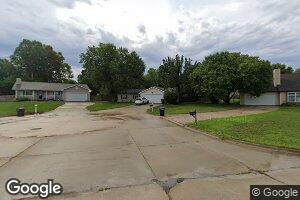 824 Gillespie Dr, Manhattan, KS 66502