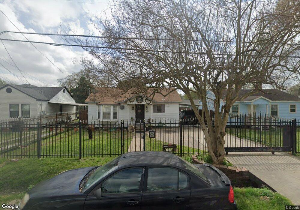 70 Fichter St, Houston, TX 77022 - photo 1