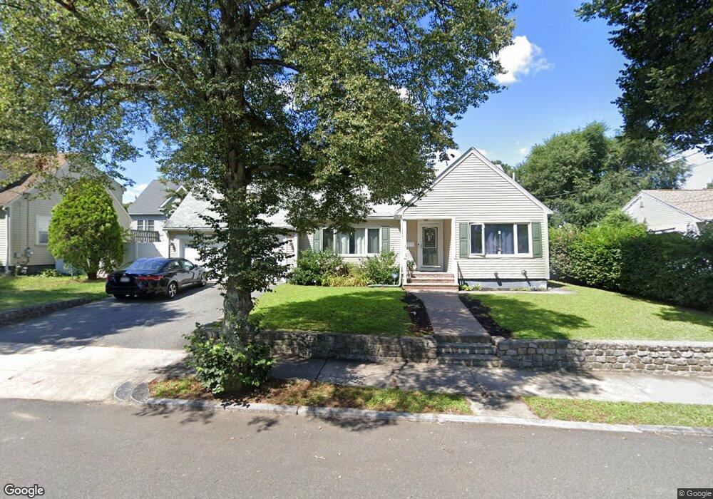 14 Arnold Rd, Stoneham, MA 02180 - photo 1