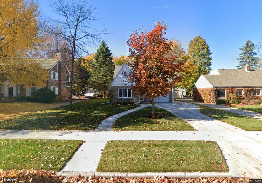 832 N 12th St, Manitowoc, WI 54220 - photo 1