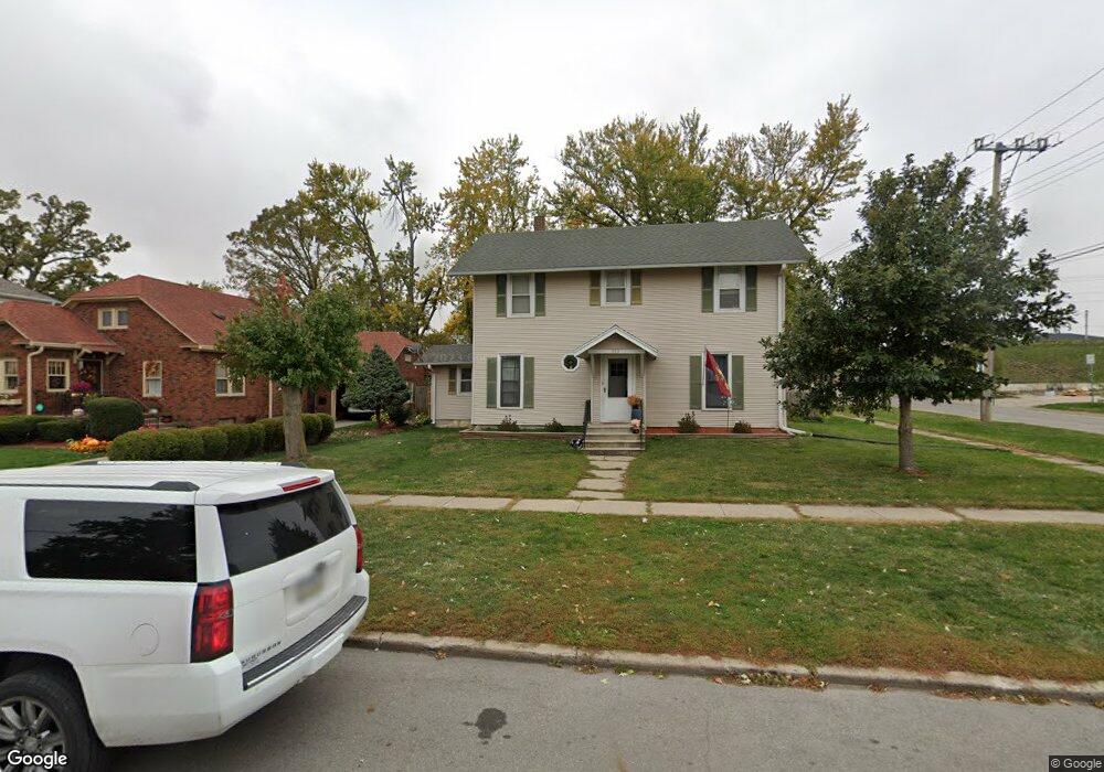 303 W 2nd St S, Newton, IA 50208 - photo 1