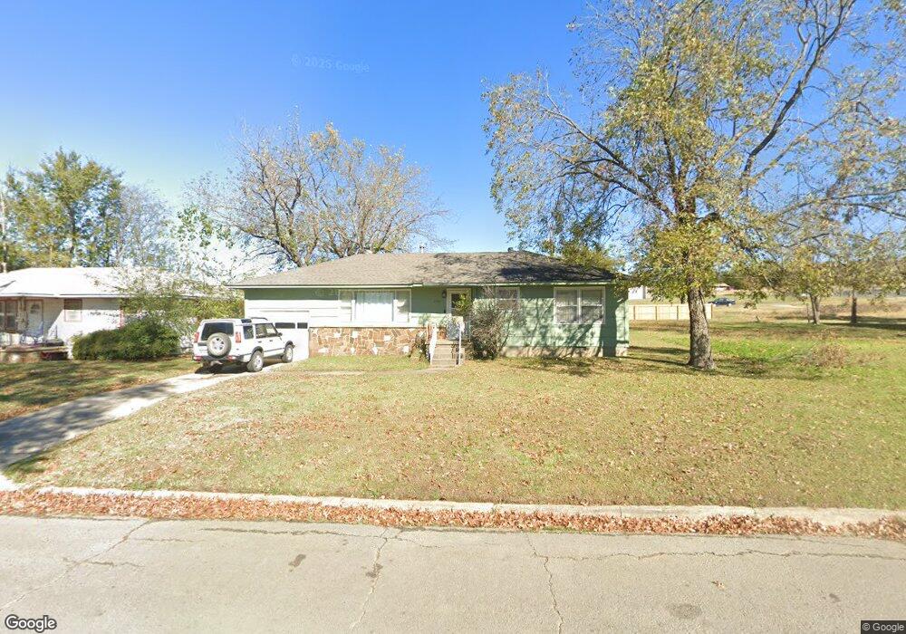 1207 E Delaware Ave, McAlester, OK 74501 - photo 1