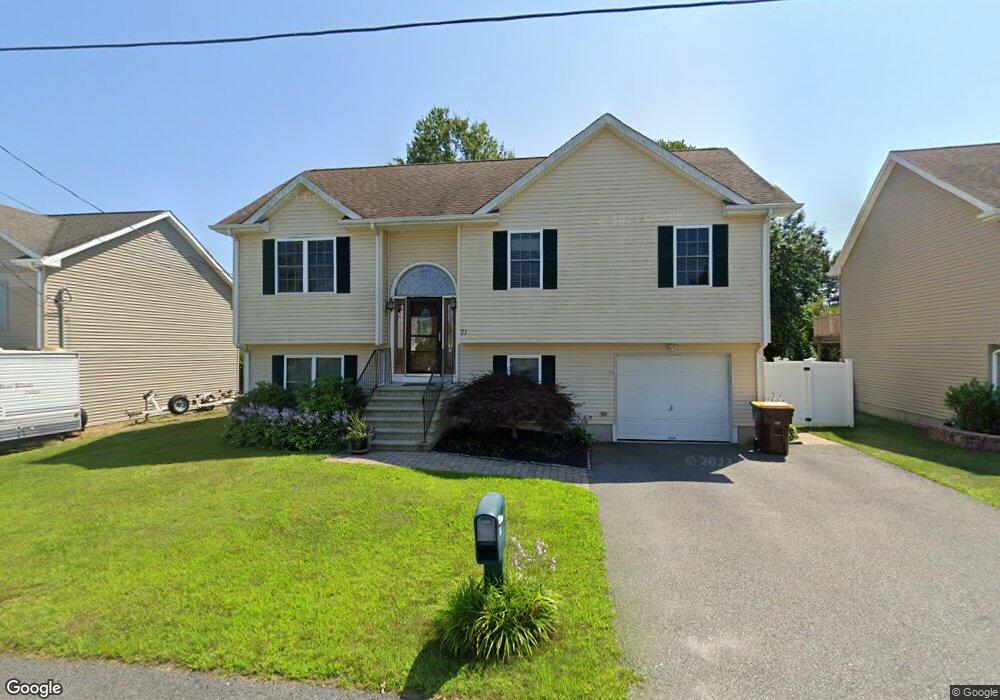 71 Lea Ln, Fall River, MA 02721 - photo 1