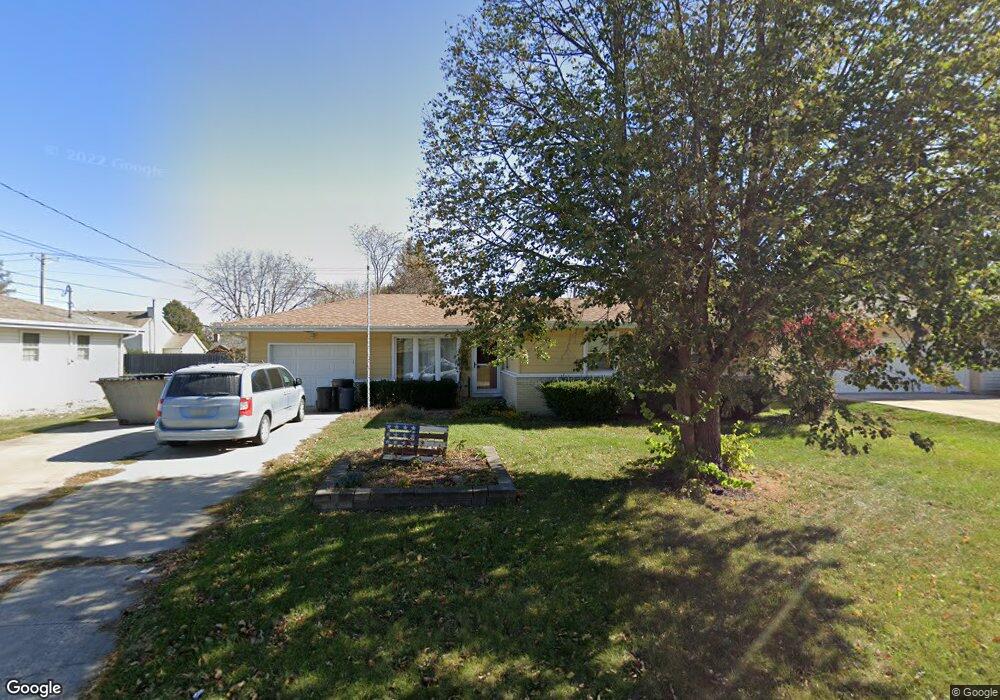 1110 E 15th St S, Newton, IA 50208 - photo 1