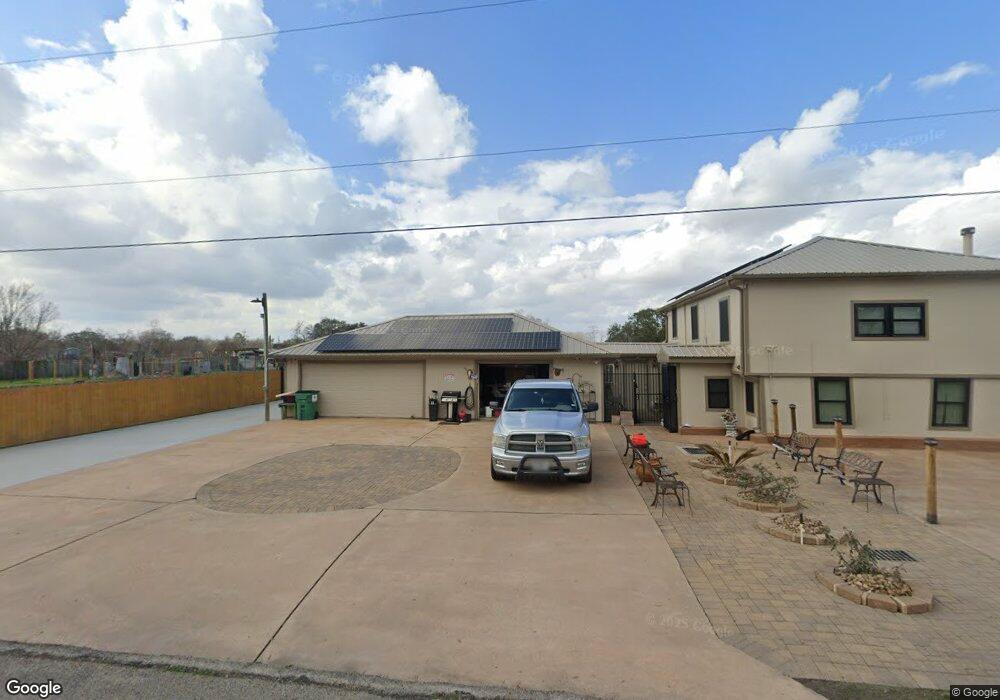 8802 Crestview Dr, Manvel, TX 77578 - photo 1
